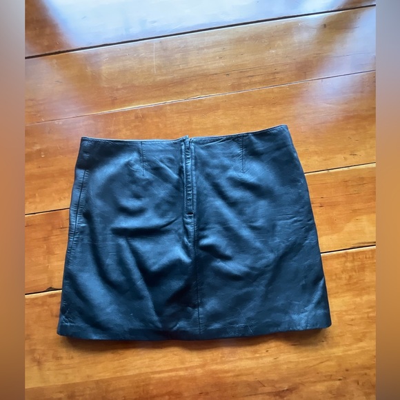 Vintage Leather Miniskirt (size 10) - Picture 2 of 3